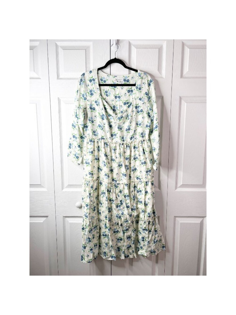 Sweet Baby Jamie Ivory Blue Floral Print Tiered Midi Dress Women's Size X-Large
